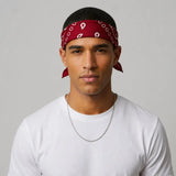 homme-portant-un-Bandana-Rouge-sang